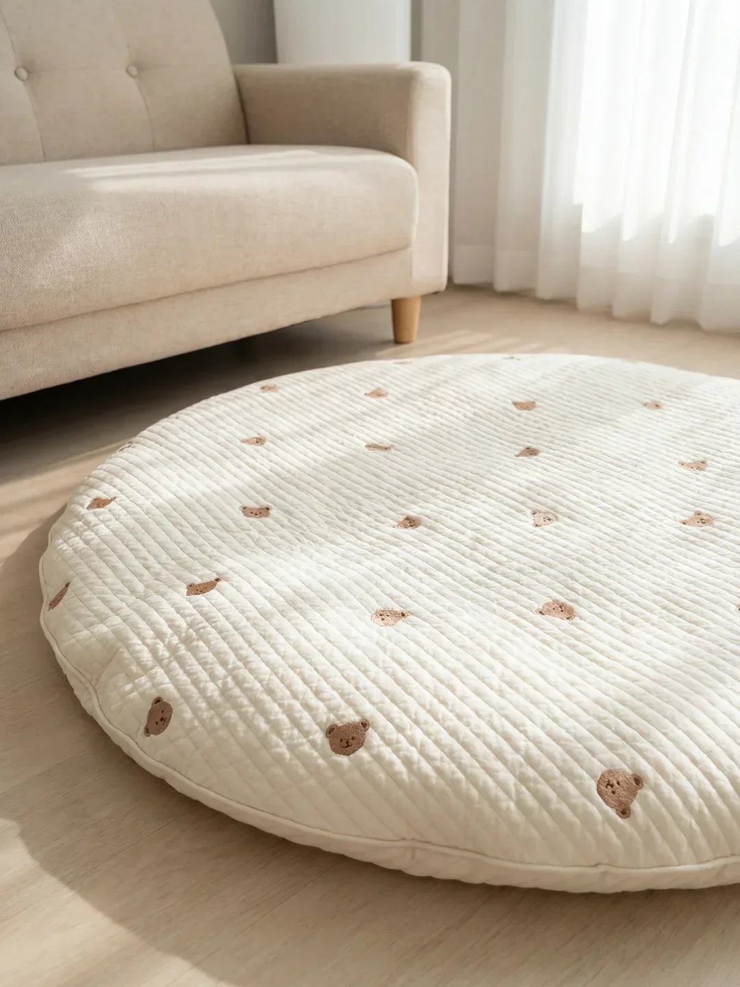 Prošívaná bavlněná hrací podložka pro první dobrodružství miminka na podlaze | Fioriscas