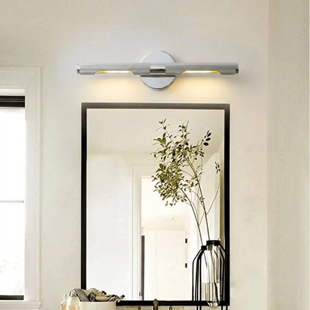 Nástěnná zrcadlová lampa Knurled Brass s teplým světlem  