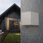 Minimalistická nástěnná lampa LumaArc s jemným světlem nahoru a dolů  