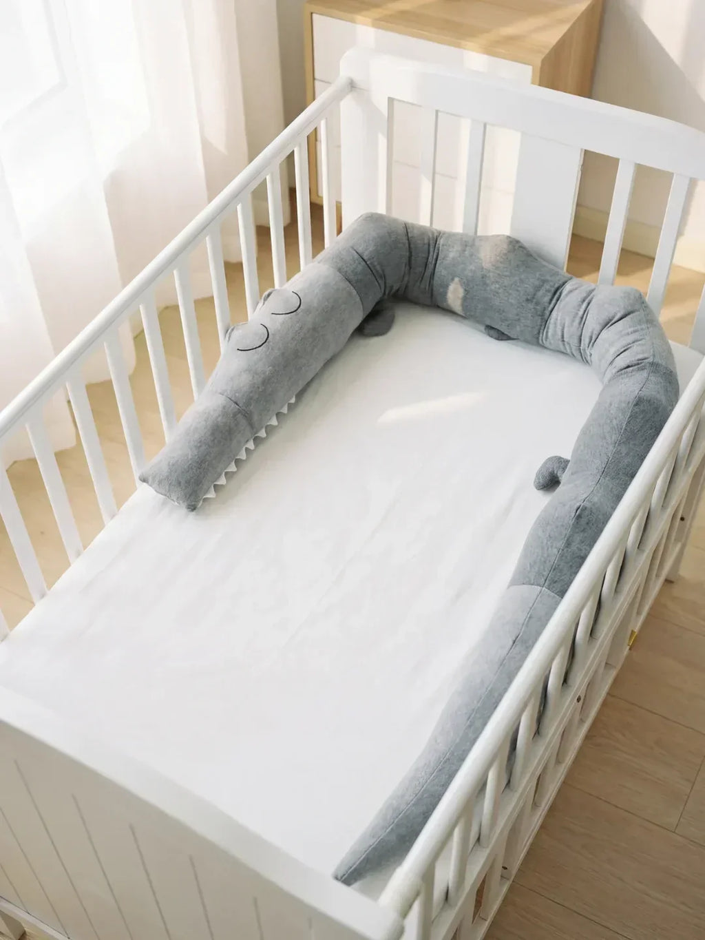 Cozy Crocodile Crib Bolster – Soft Bedside Companion | Fioriscas