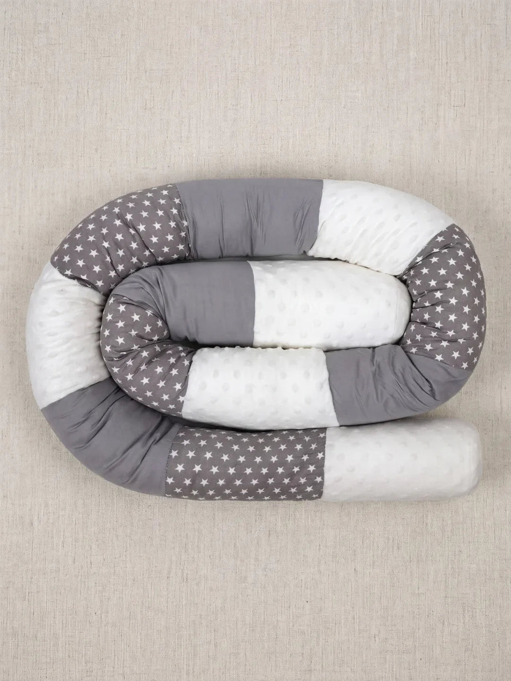 Protetor premium para cama de bebé em algodão e veludo | Fioriscas