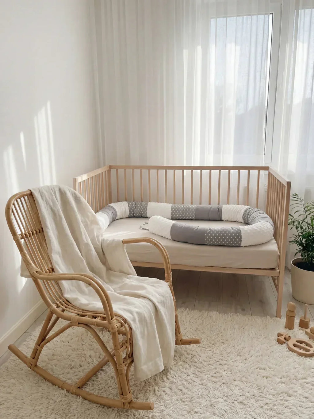 Protetor premium para cama de bebé em algodão e veludo | Fioriscas