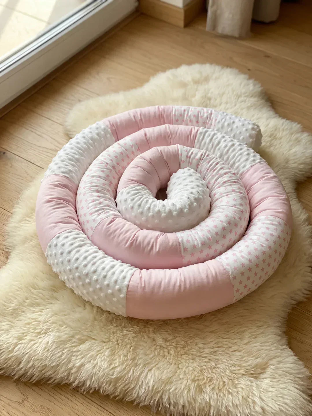 Protetor premium para cama de bebé em algodão e veludo | Fioriscas