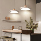 Luz de Pendente TerraLume em Madeira de Travertino para Decoração Natural de Casa