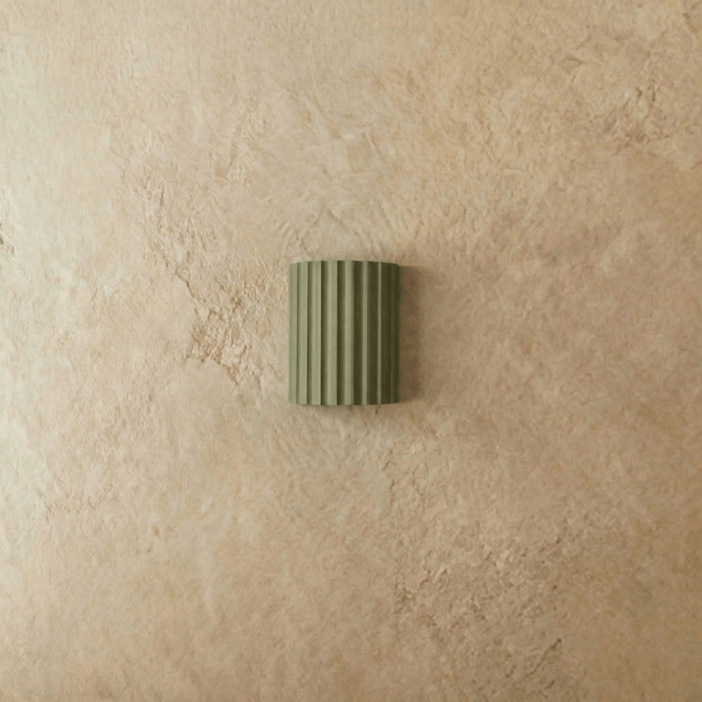 LumenFlute Resin Wall Lamp With Fluted Texture For Ambient Glow