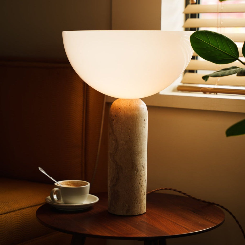 TerraGlow travertinglas LED bordslampa för minimalistiska vardagsrum