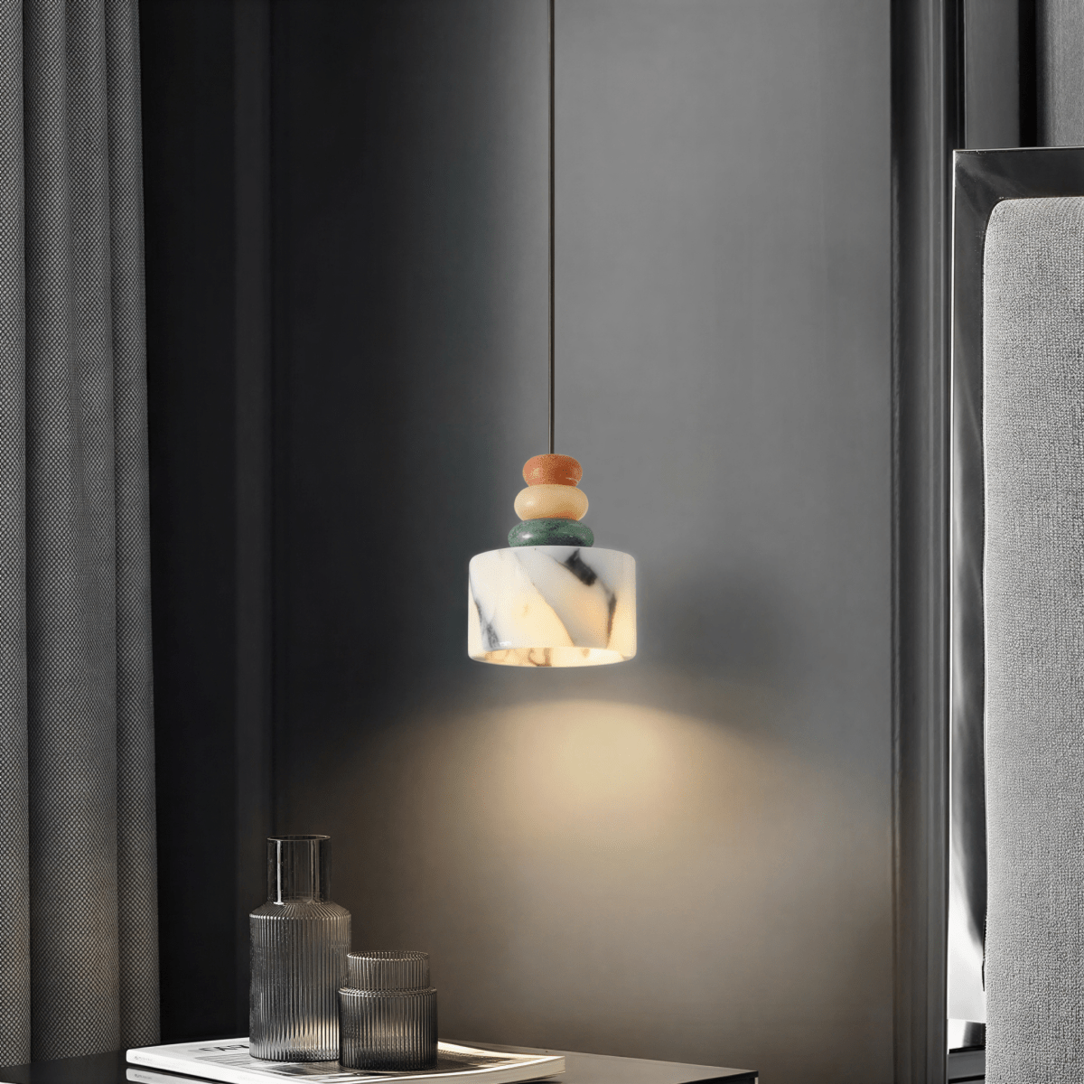Lampada a Sospensione TerraLume con Venature di Pietra e Bagliore Caldo Diffuso  