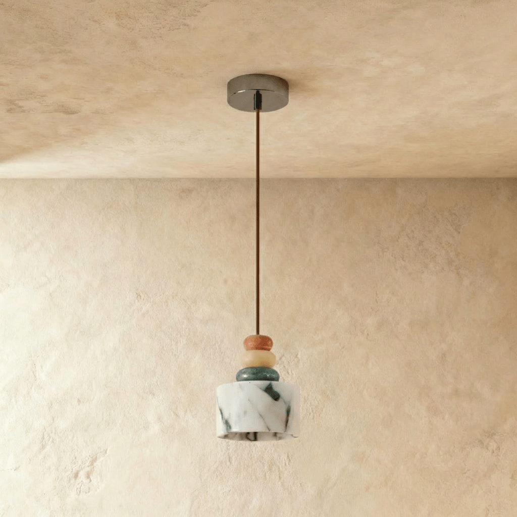 Lampada a Sospensione TerraLume con Venature di Pietra e Bagliore Caldo Diffuso  