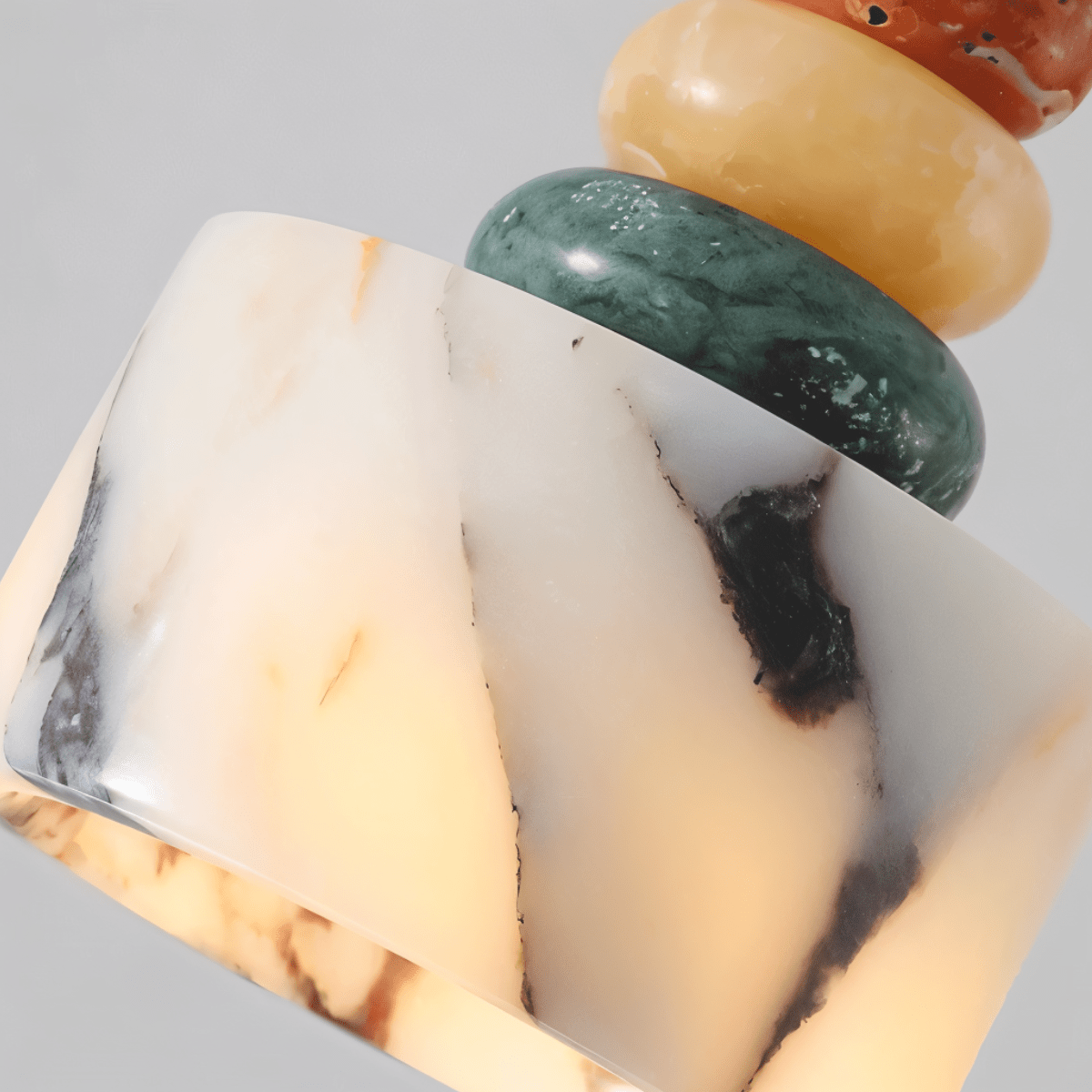 Lampada a Sospensione TerraLume con Venature di Pietra e Bagliore Caldo Diffuso  