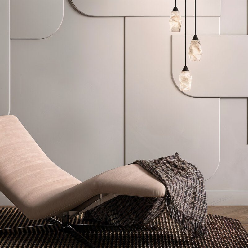 Vaelora alabastrowa lampa wisząca z elegancką metalową ramą  