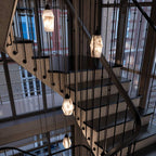 Vaelora alabastrowa lampa wisząca z elegancką metalową ramą  