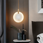 Lampada a sospensione Solara Sfera in alabastro con sospensione in rame e ottone