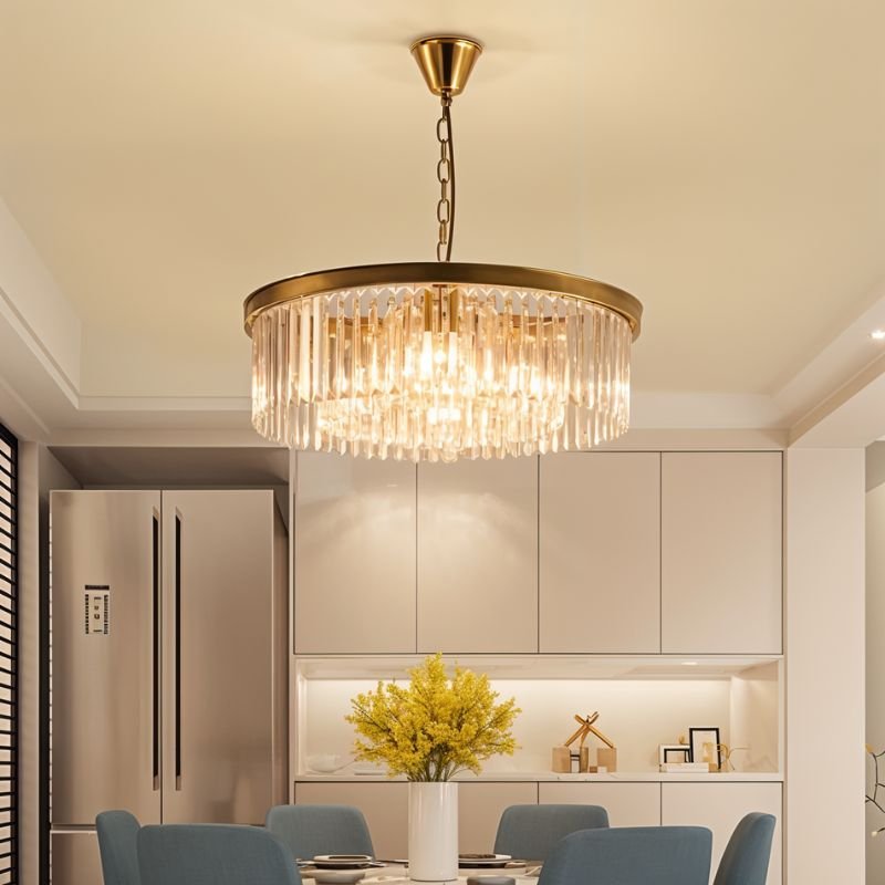 Lampadario Lumiere Crystal Halo che emana fascino hollywoodiano in nero o oro