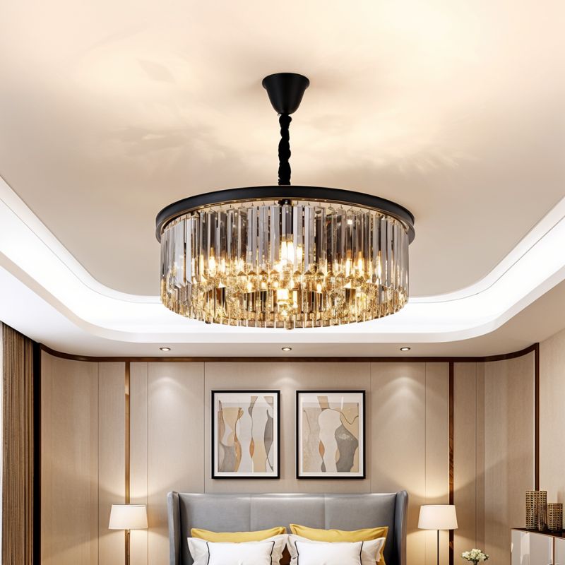 Lampadario Lumiere Crystal Halo che emana fascino hollywoodiano in nero o oro