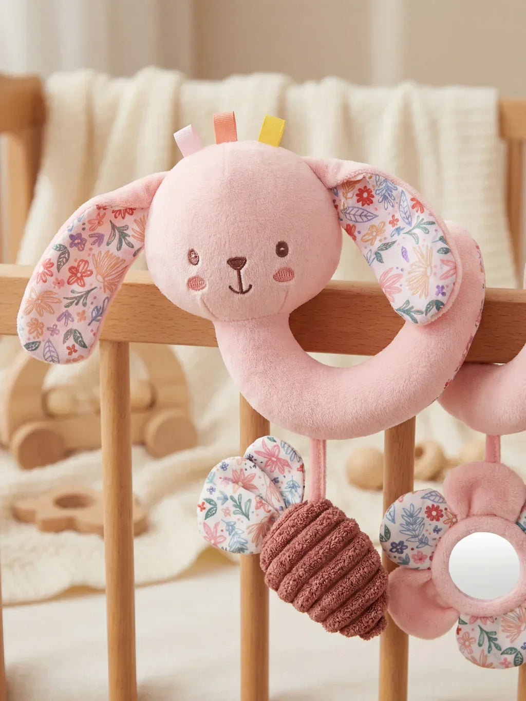 Sensory Wrap-Around Baby Bed Toy | Fioriscas