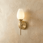 Koppar Tulpan vägglampa med frostat glasskärm för varm modern atmosfär